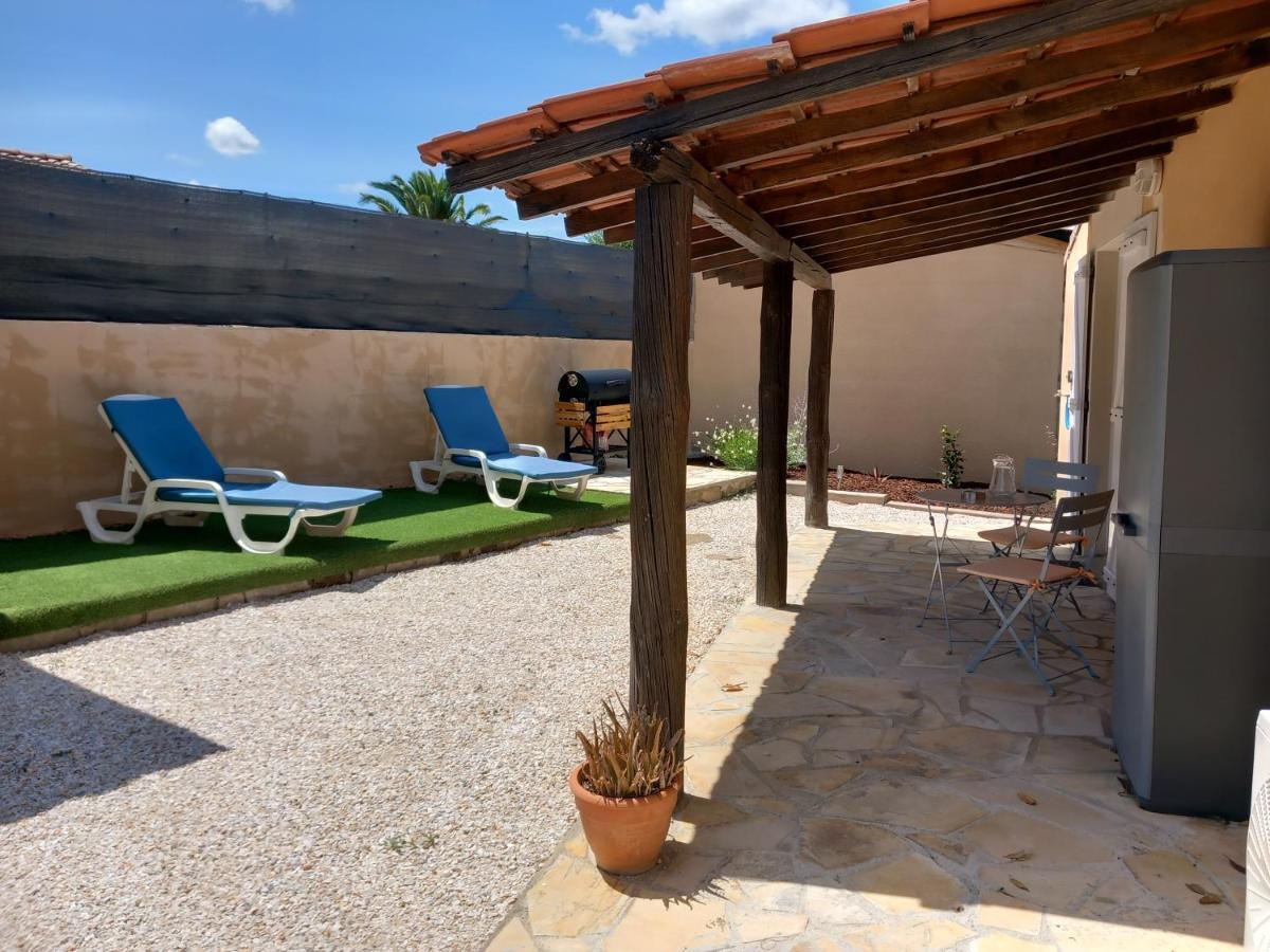 Studio Independant Dans Villa Neffies Εξωτερικό φωτογραφία